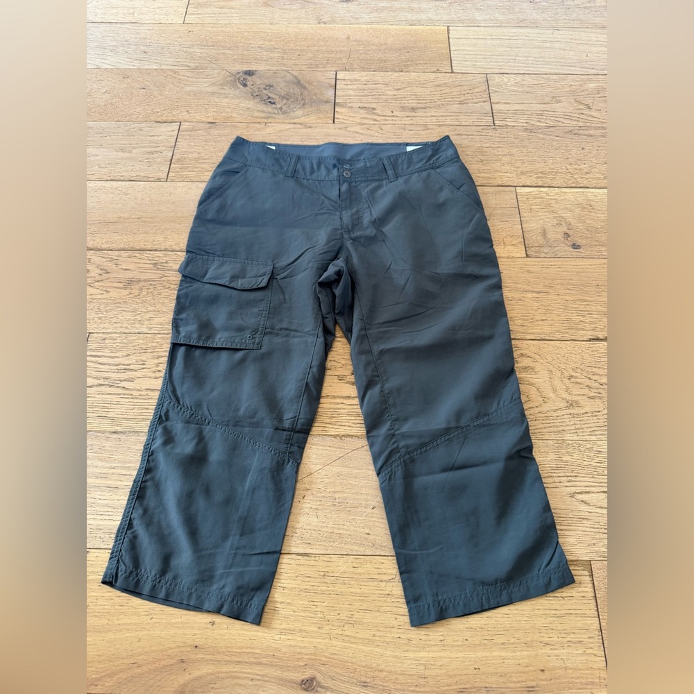 Columbia PFG OmniShade Gray Cargo Cropped Pants Women's Sz‎ 8 (568)